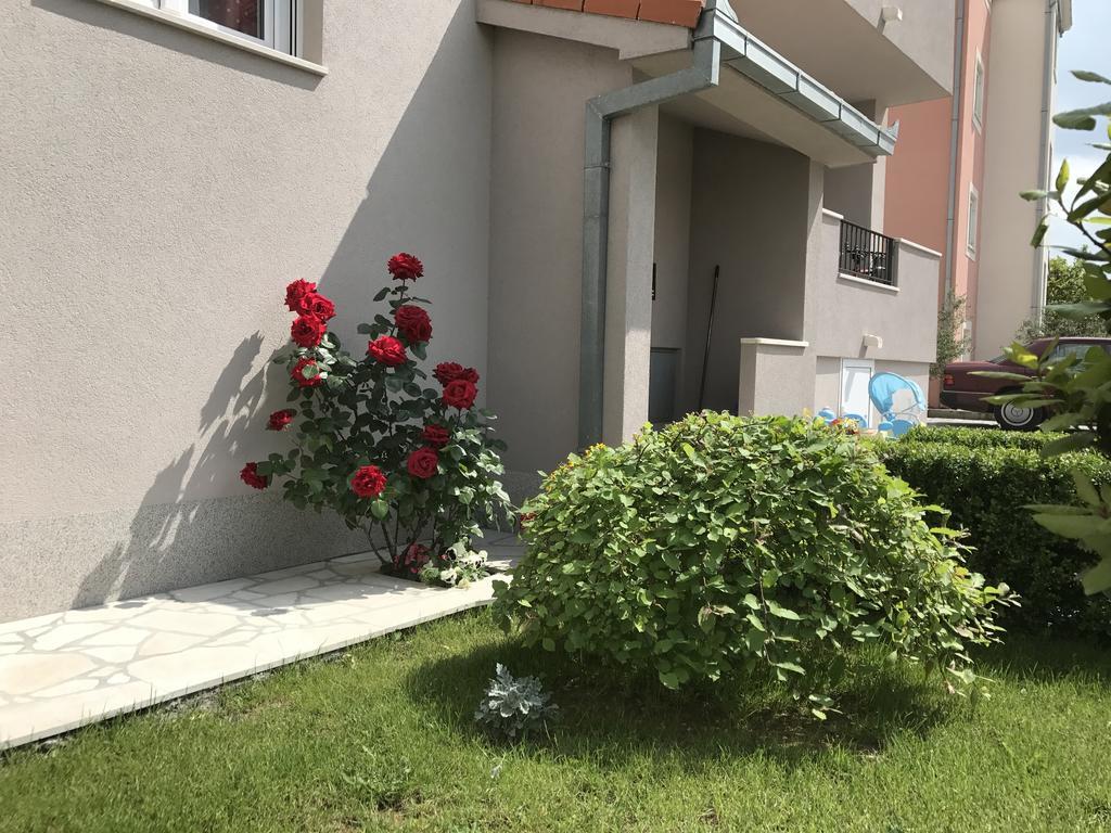Apartment Karla&Nella Stobrec Ngoại thất bức ảnh
